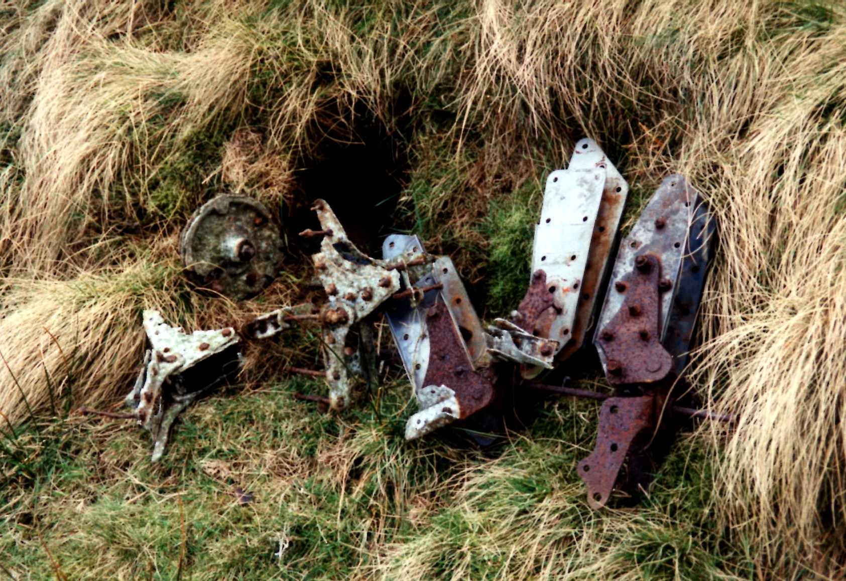 Oxford Wreckage on Rushup Edge